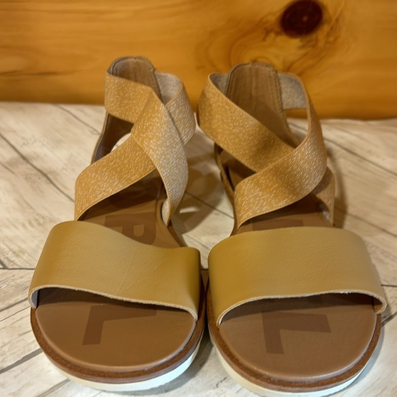 Sorel Ella ll flat sandal ,New no box size 6 - Picture 2 of 11